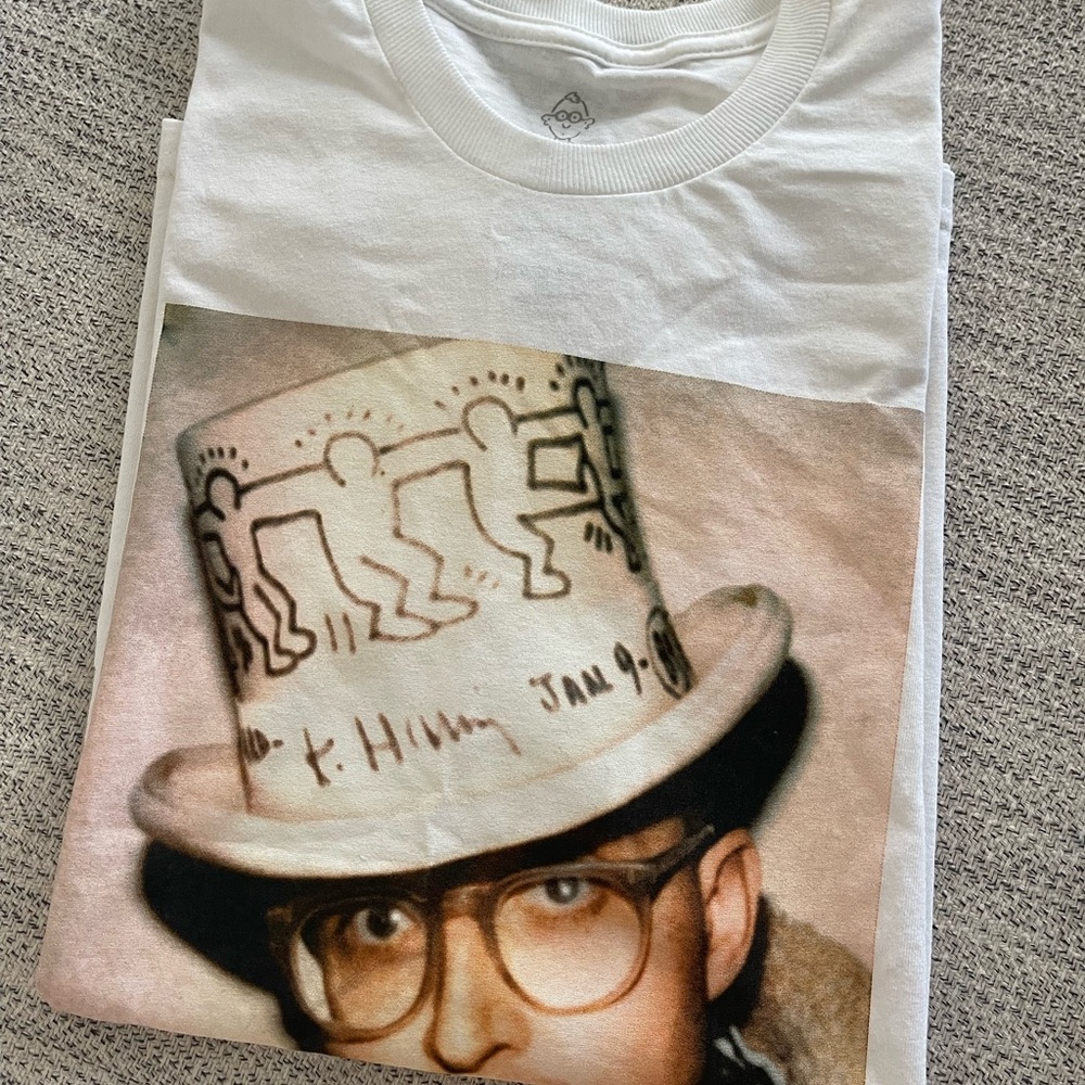 Keith Haring in a hat tee Size S